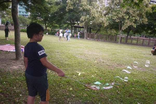 【親子育兒.一起玩泡泡吧!】*【泡泡奇蹟】*親子活動,只要有爸媽陪伴,簡單玩泡泡,就很開心喔!