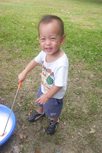 【親子育兒.一起玩泡泡吧!】*【泡泡奇蹟】*親子活動,只要有爸媽陪伴,簡單玩泡泡,就很開心喔!