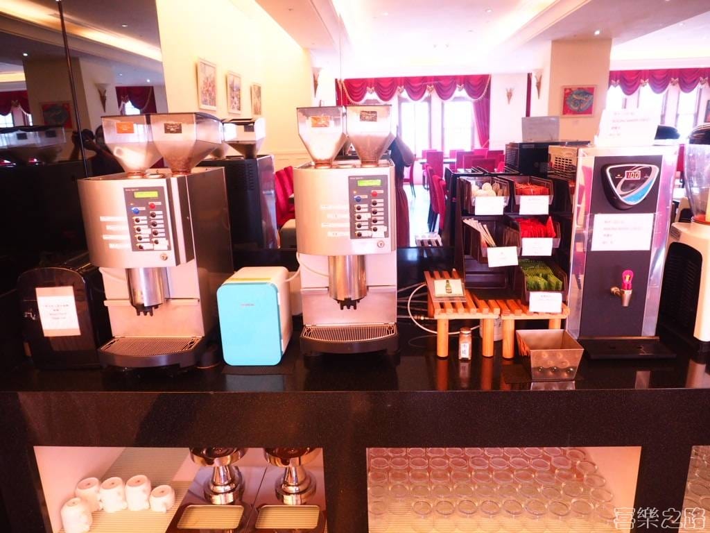 台北城大飯店早餐 (1).jpg