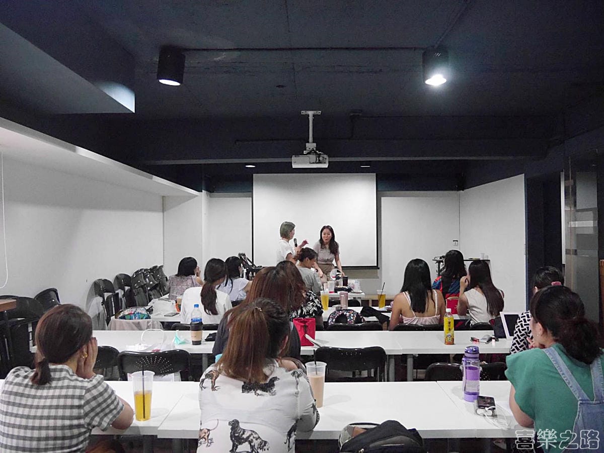 專業彩妝教學找康妮 康莊整體造型工作室,北路新娘秘書,桃園新娘秘書,中新娘秘書,新娘秘書教學 (1).jpg 專業彩妝教學找康妮 康莊整體造型工作室,北路新娘秘書,桃園新娘秘書,中新娘秘書,新娘秘書教學 (1).jpg