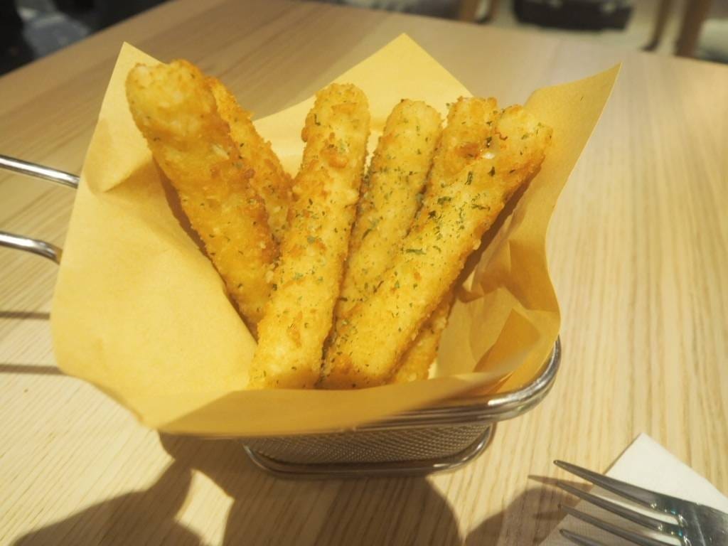 肉球森林_捷運東門站美食_小動物很療癒,低消300不含服務費,5歲以下止步,12歲以上才可以跟大嘴鳥 狐蒙近距離接觸 (6).jpg 肉球森林_捷運東門站美食_小動物很療癒,低消300不含服務費,5歲以下止步,12歲以上才可以跟大嘴鳥 狐蒙近距離接觸 (6).jpg