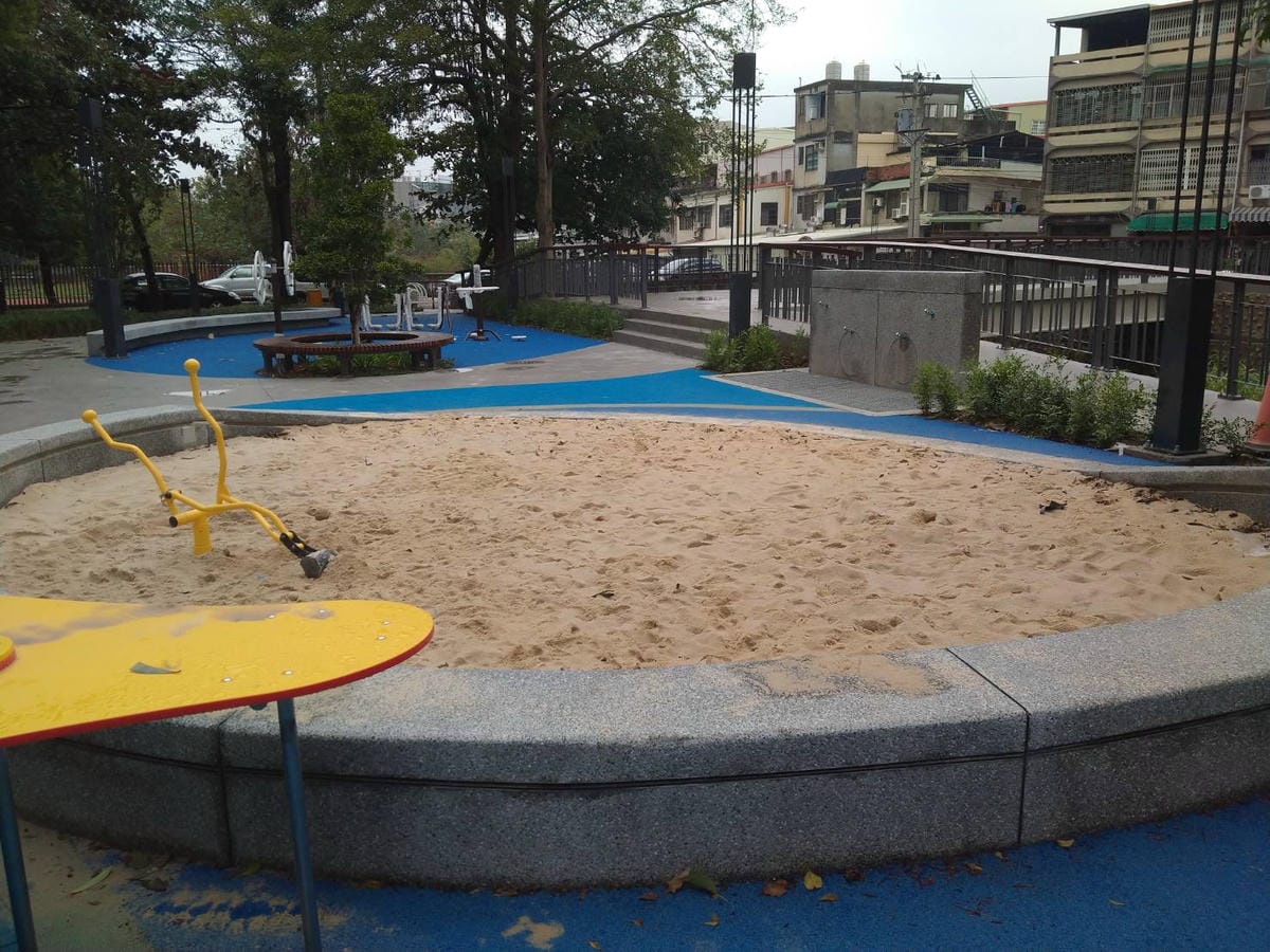 竹東大同來寮廣場 2020新竹最新戶外親子公園.jpg