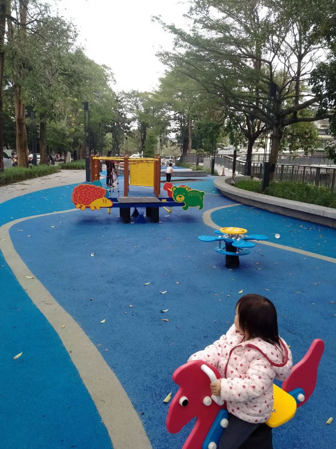 新竹戶外親子景點大同來寮廣場 2020竹東新公園.jpg 新竹戶外親子景點大同來寮廣場 2020竹東新公園.jpg