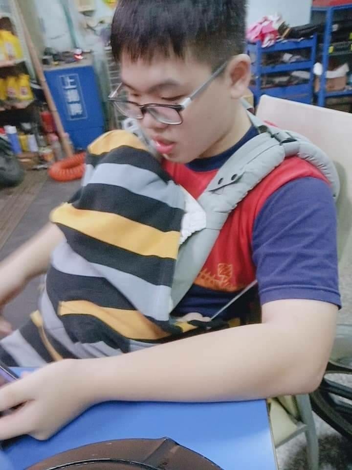 談到安親班老師薪資如何讓一家六口存活? 家用誰負擔? 202