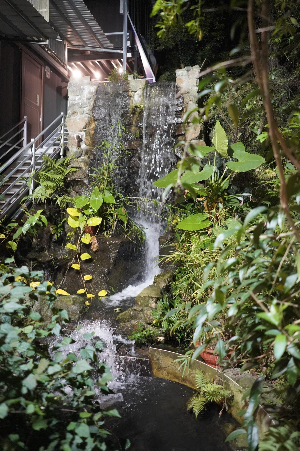 台南包棟民宿烤肉卡拉ok麻將通通都有: 埔里觀瀑渡假民宿