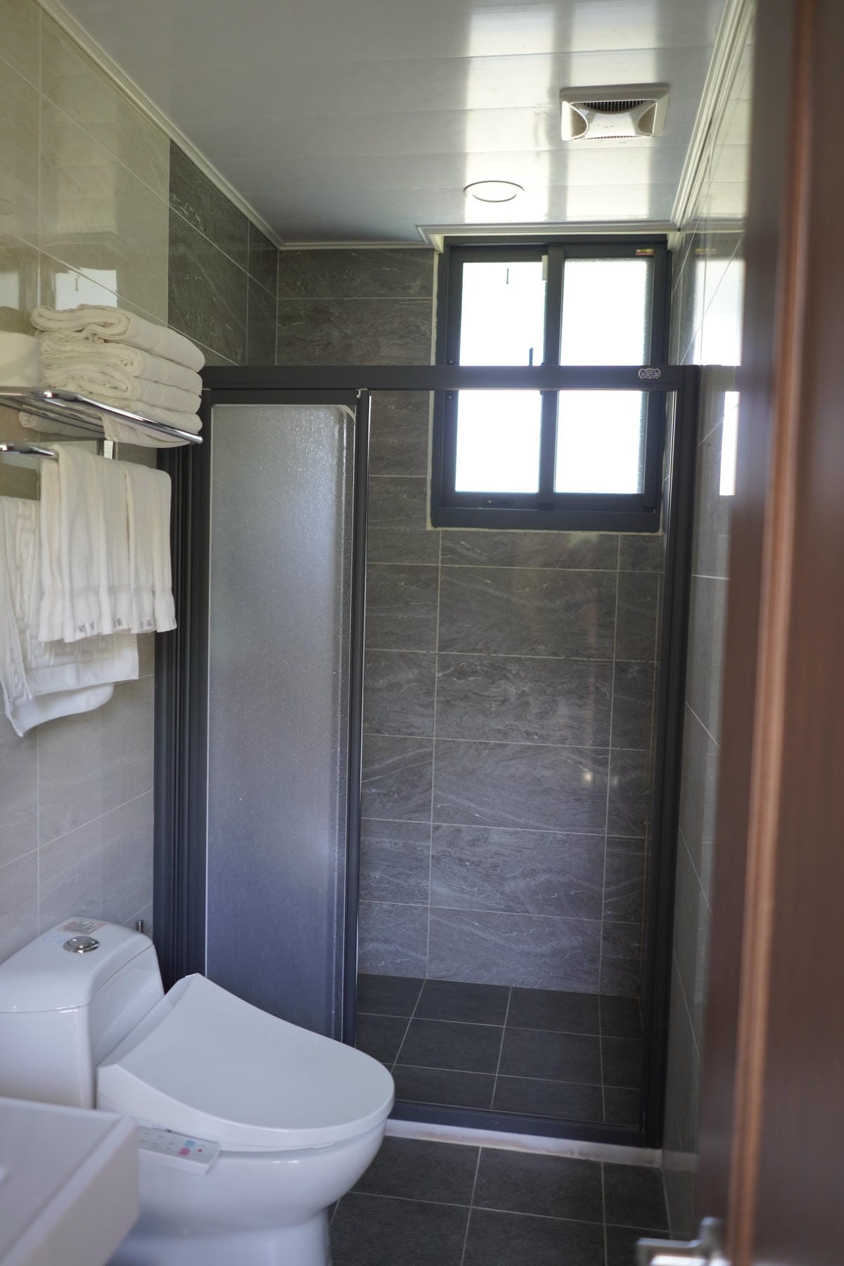 台南包棟民宿烤肉卡拉ok麻將通通都有: 埔里觀瀑渡假民宿