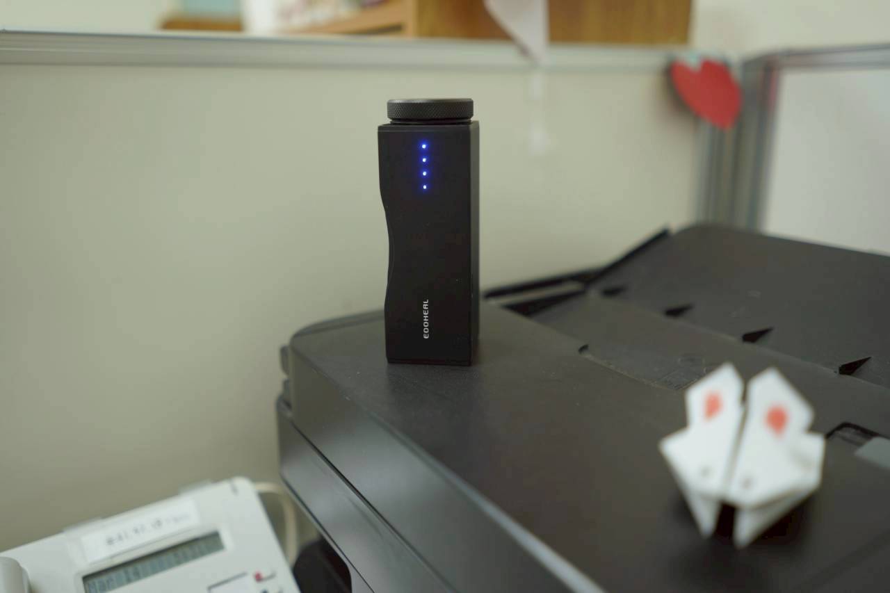 【ECOHEAL、光合電子樹】KNOT 光子除味器 小型除臭機開箱 KNOT 除臭評價