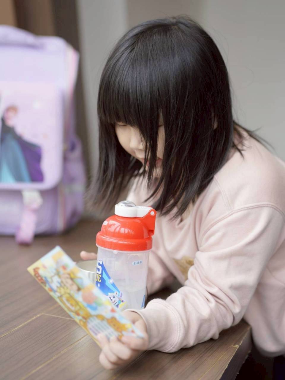 【幼兒園準備】四寶媽實測3年，從幼兒園用到國小還在用的姓名貼、衣物印章、不鏽鋼杯分享